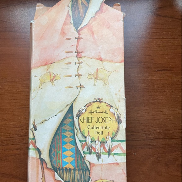 3 Hallmark famous Americans dolls Indian maiden Chief Joseph Amelia Earhart box - Picture 5 of 8